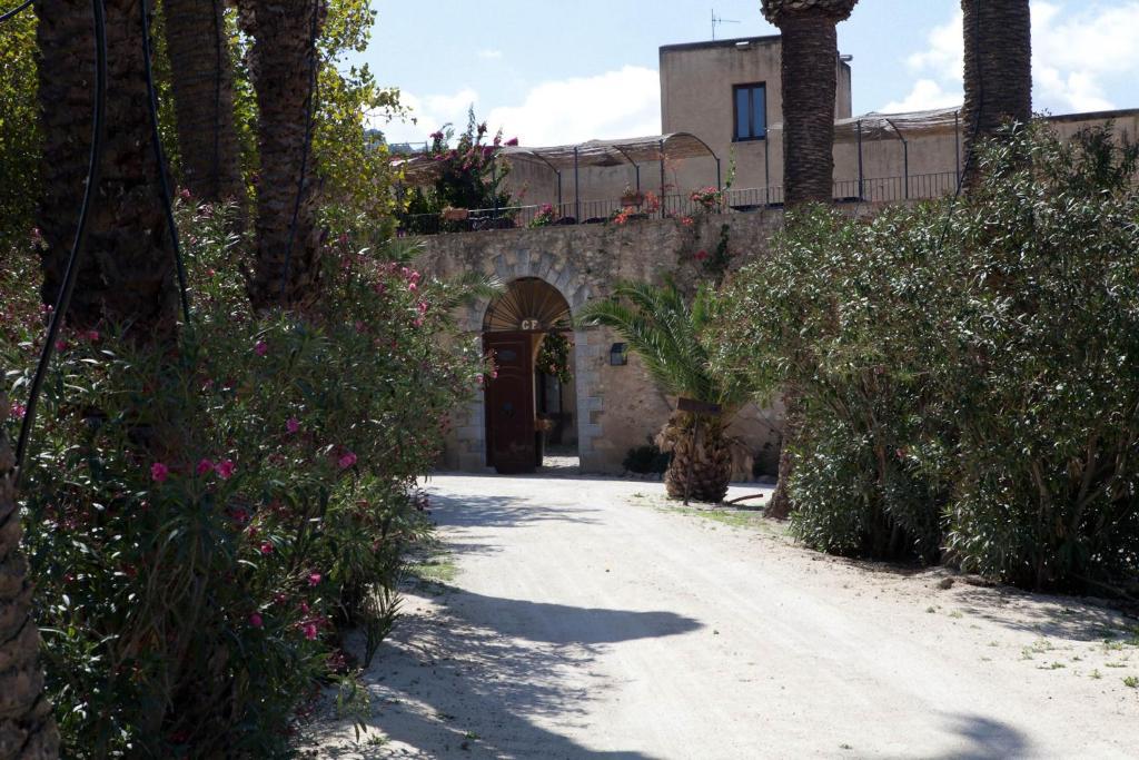 Agriturismo Baglio Fontana Бузето Палицоло Екстериор снимка